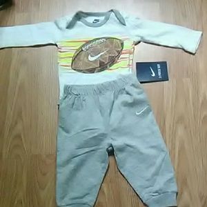 2 piece Nike baby set 3/6 months